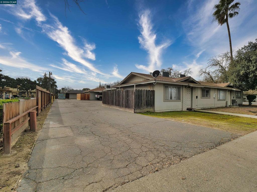 2508 Haddon Ave., Modesto, CA 95354-3139