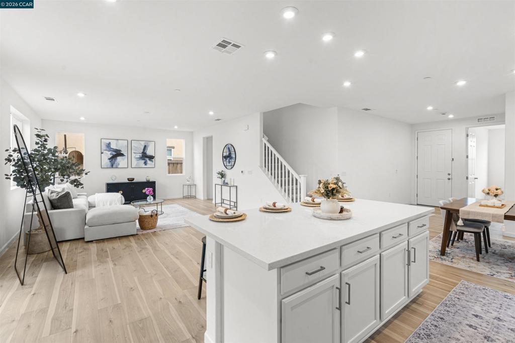 953 Arneis Ave, Manteca, CA 95337