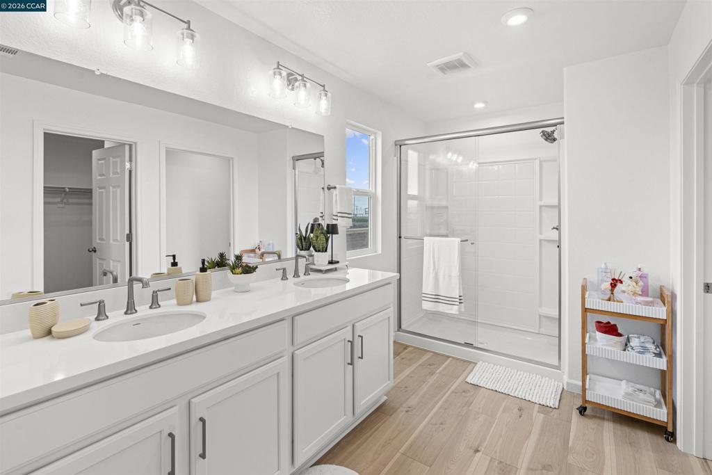 953 Arneis Ave, Manteca, CA 95337