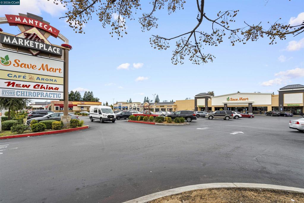 953 Arneis Ave, Manteca, CA 95337