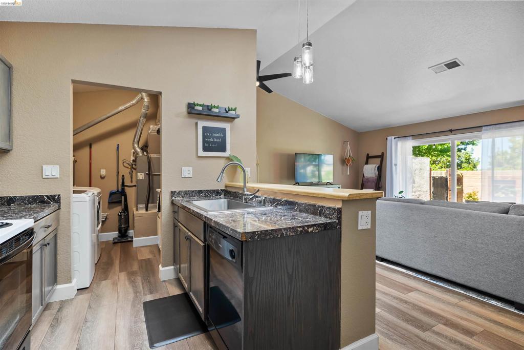 906 Villa Terrace, Brentwood (CC), CA 94513