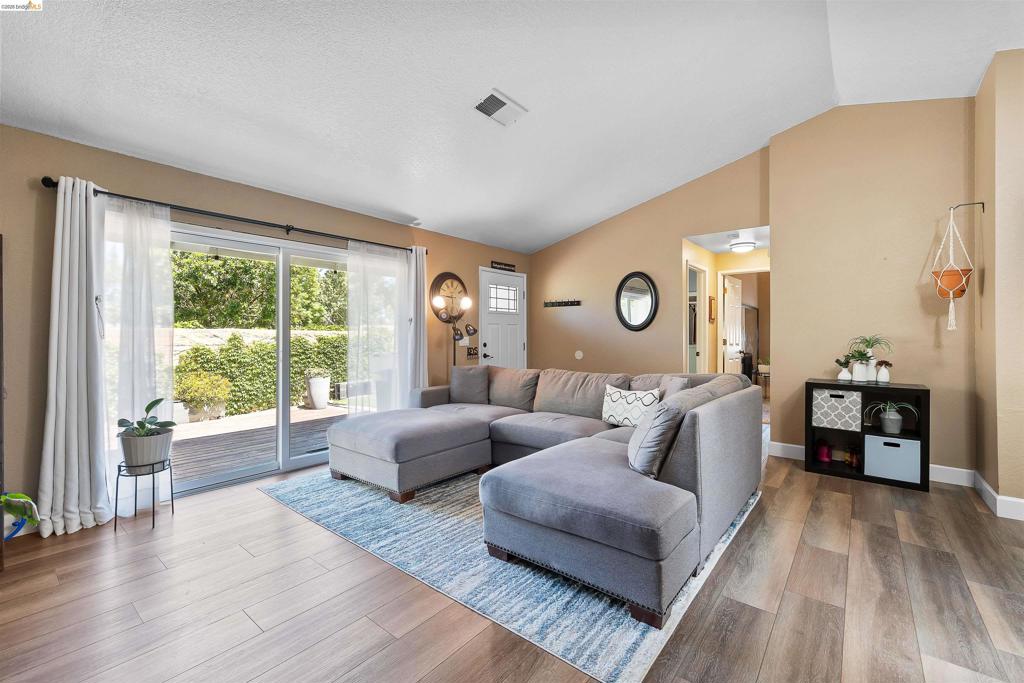 906 Villa Terrace, Brentwood (CC), CA 94513