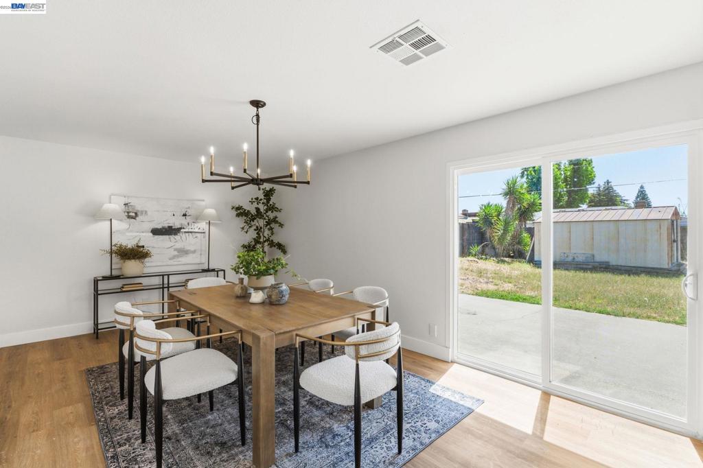 4874 E clinton, Fresno, CA 93703