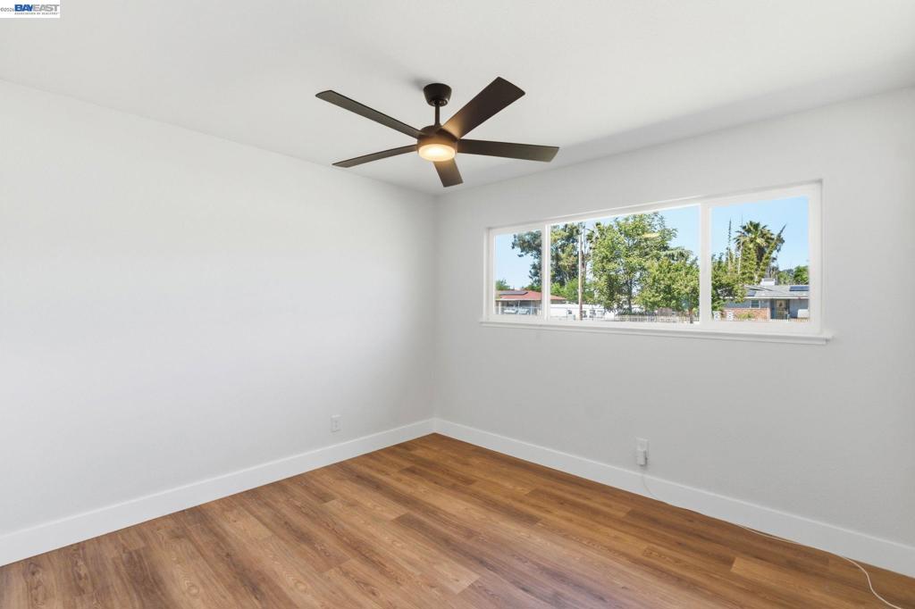 4874 E clinton, Fresno, CA 93703