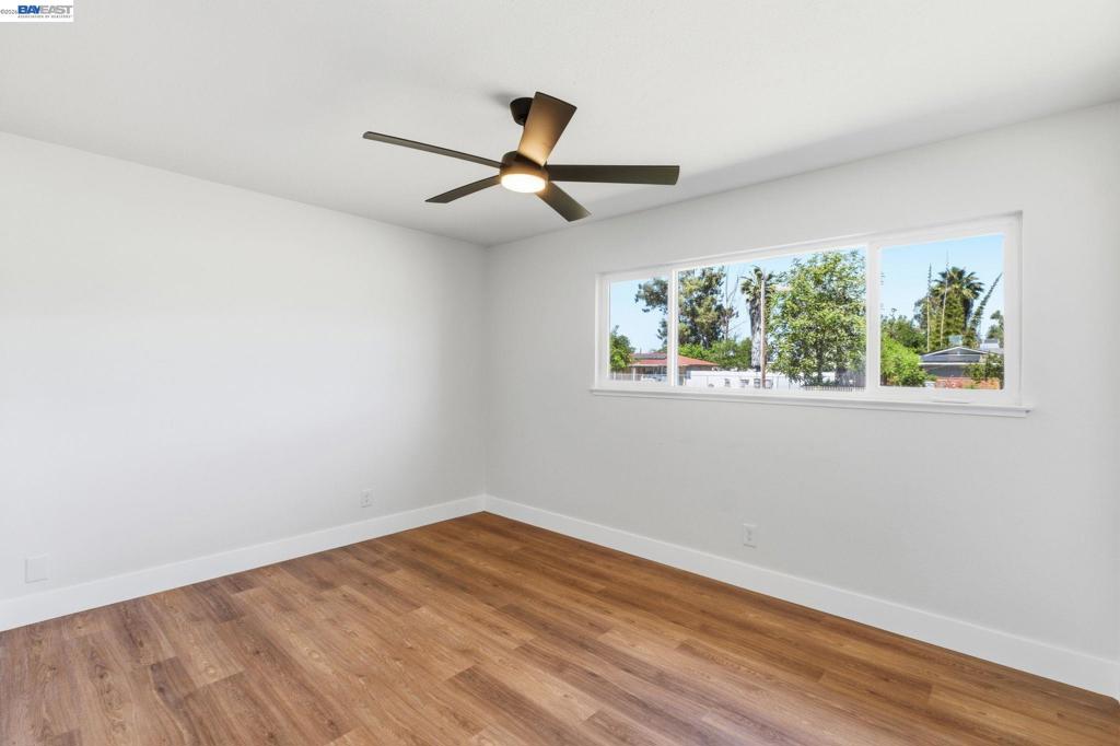 4874 E clinton, Fresno, CA 93703