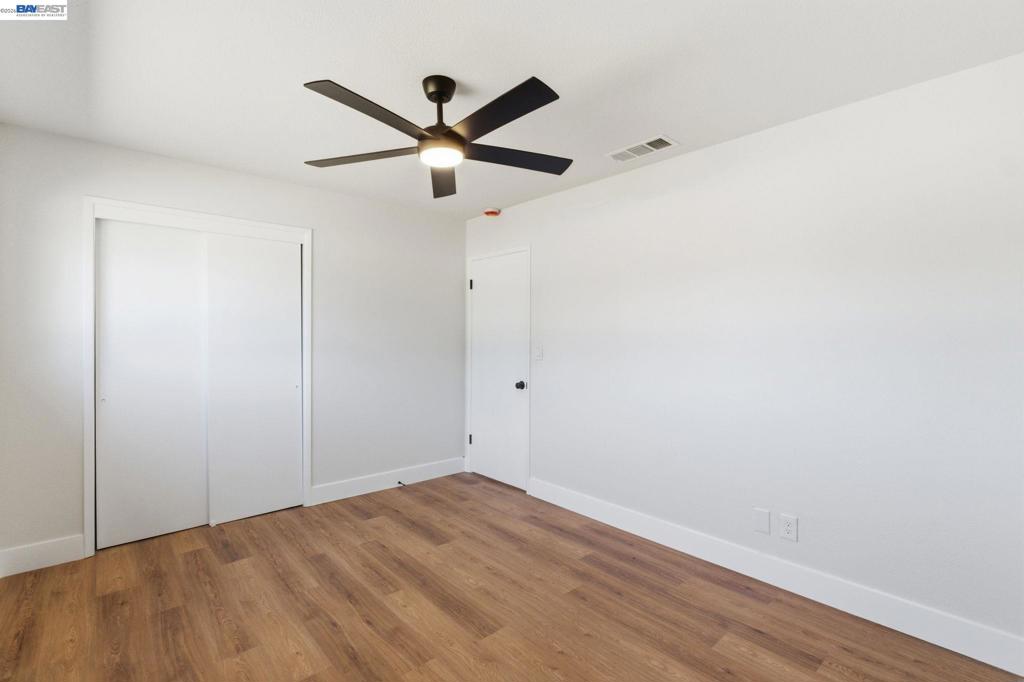 4874 E clinton, Fresno, CA 93703