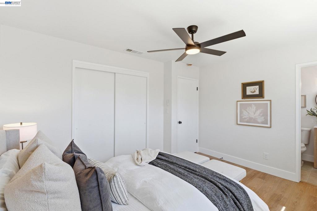 4874 E clinton, Fresno, CA 93703