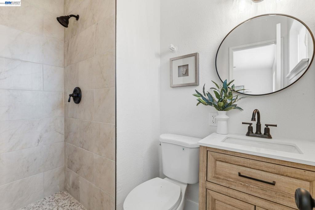 4874 E clinton, Fresno, CA 93703