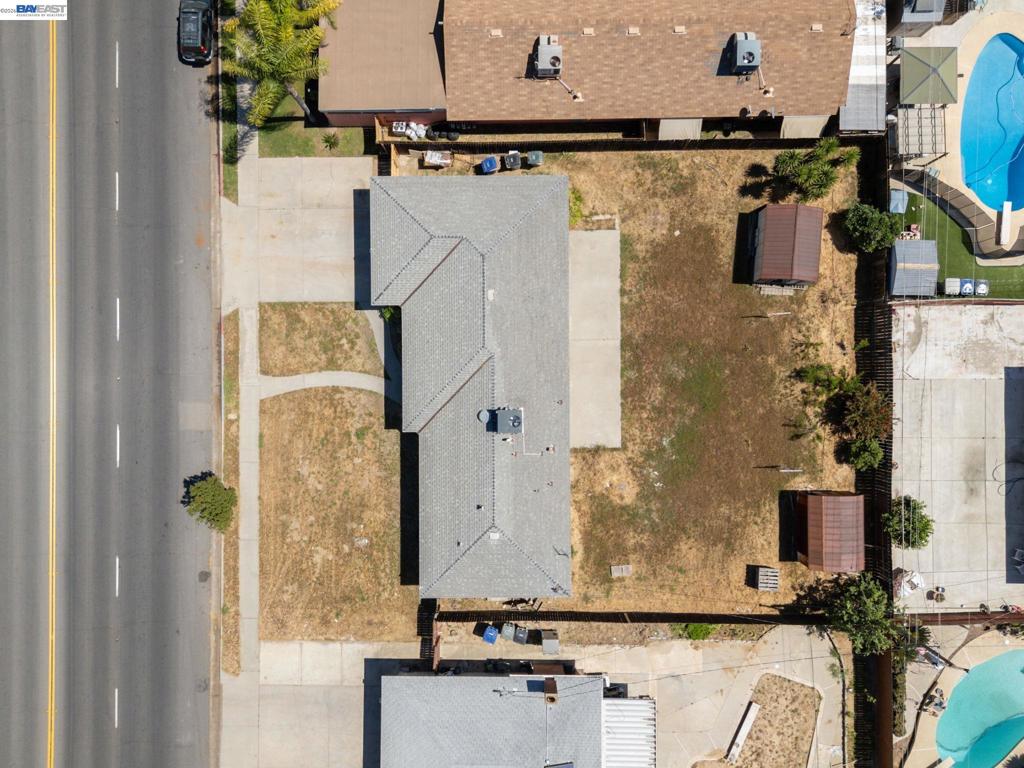 4874 E clinton, Fresno, CA 93703