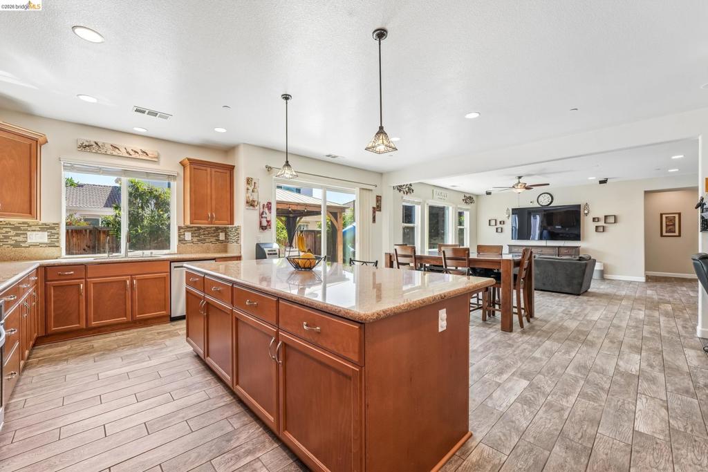 1352 Bellerose Ct, Brentwood (CC), CA 94513
