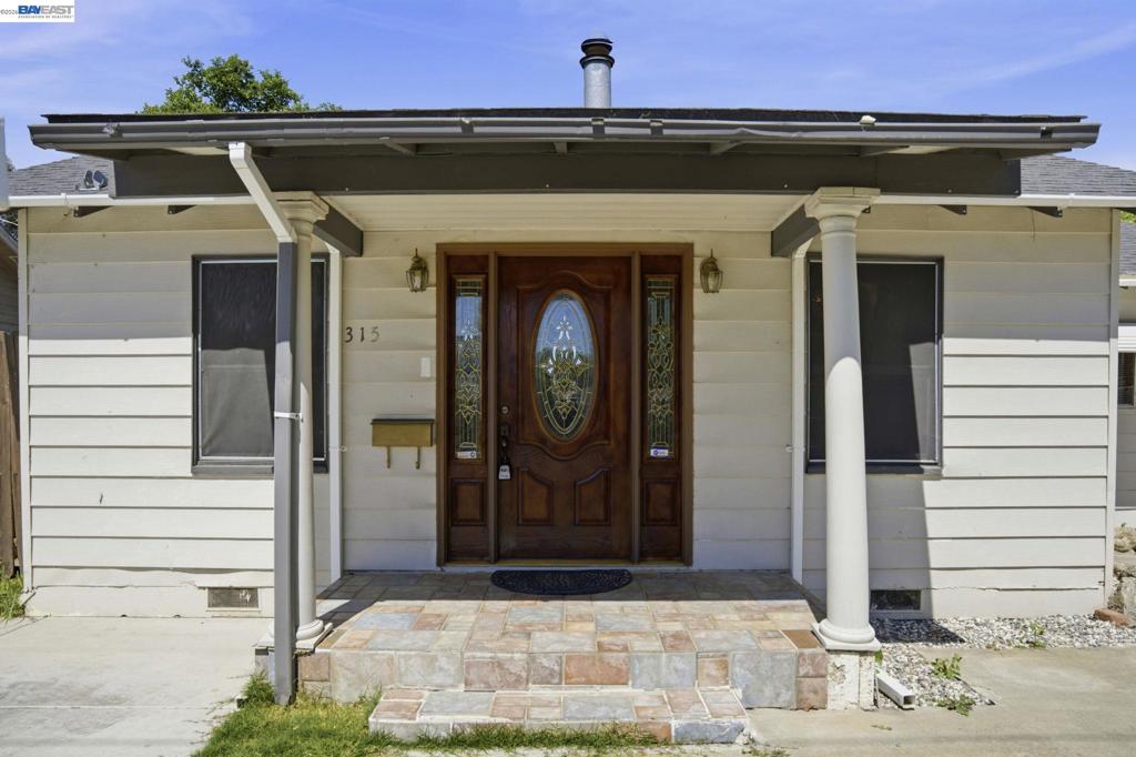 315 M St, Patterson, CA 95363