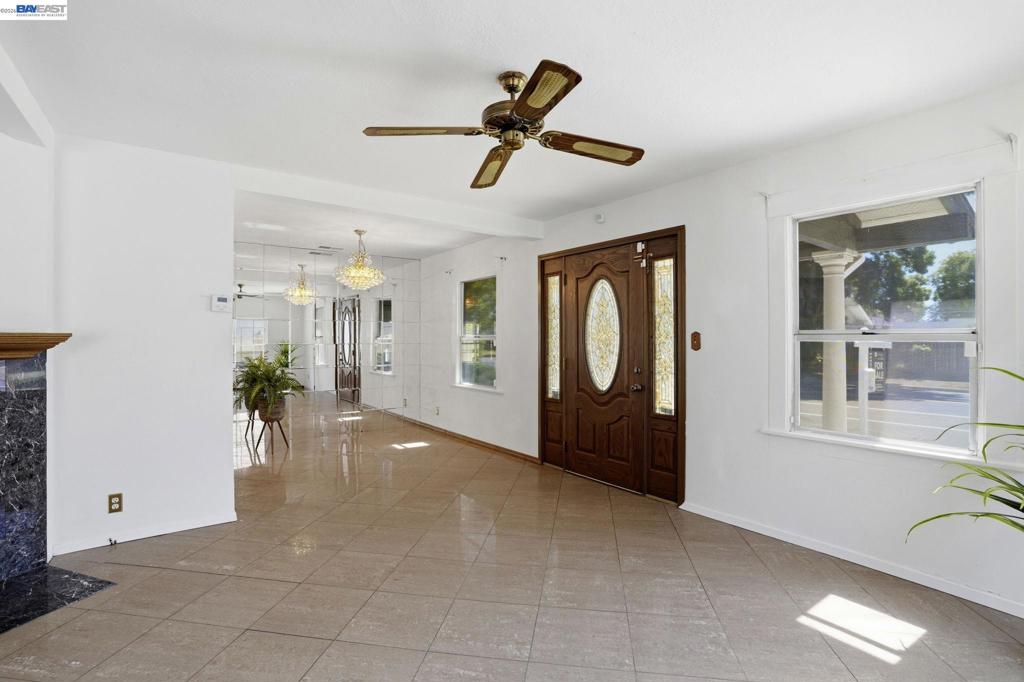 315 M St, Patterson, CA 95363