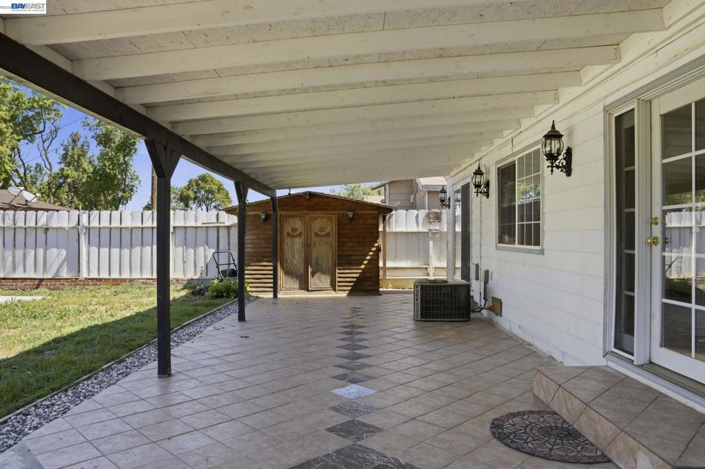 315 M St, Patterson, CA 95363