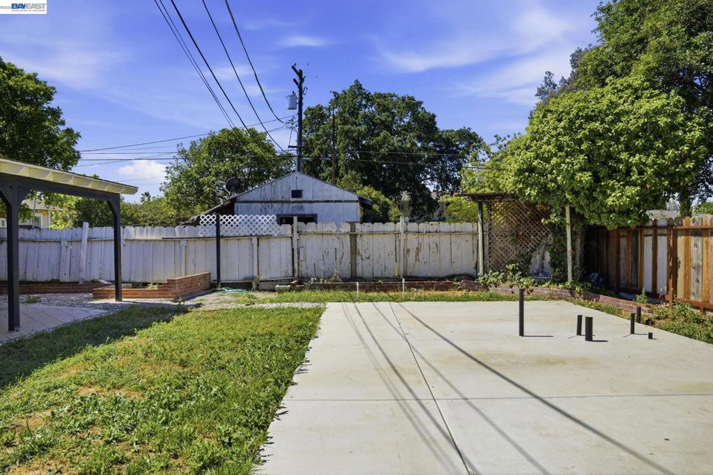 315 M St, Patterson, CA 95363