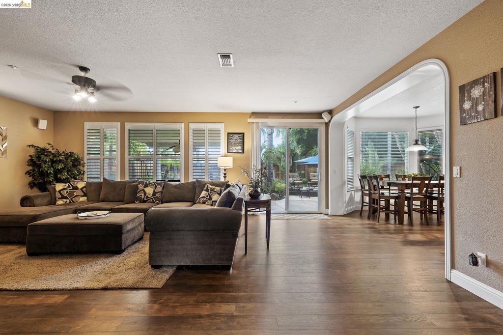 2705 Hawthorn Place, Brentwood (CC), CA 94513-5498