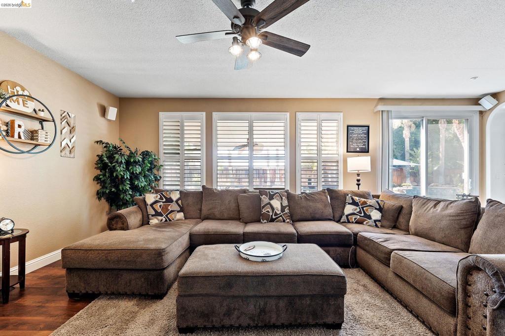 2705 Hawthorn Place, Brentwood (CC), CA 94513-5498