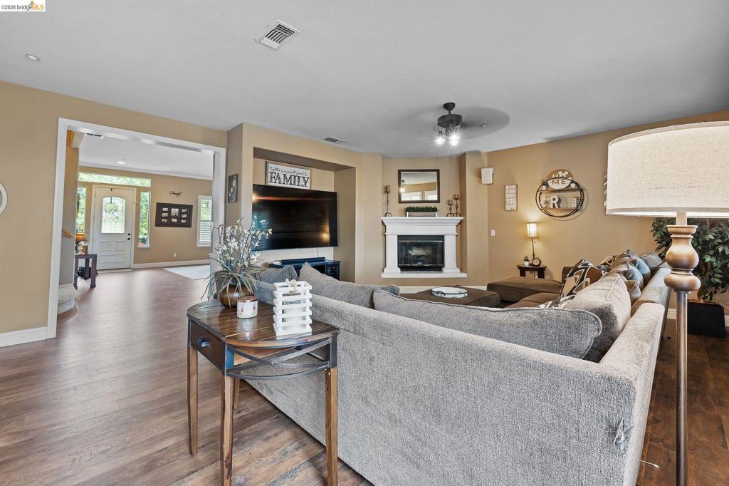 2705 Hawthorn Place, Brentwood (CC), CA 94513-5498