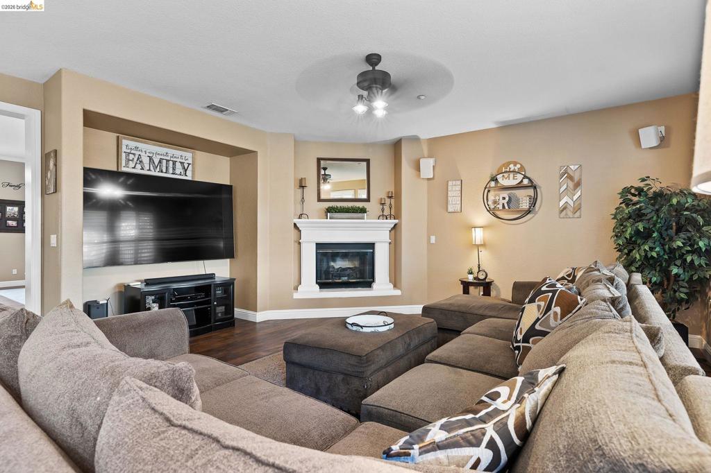 2705 Hawthorn Place, Brentwood (CC), CA 94513-5498