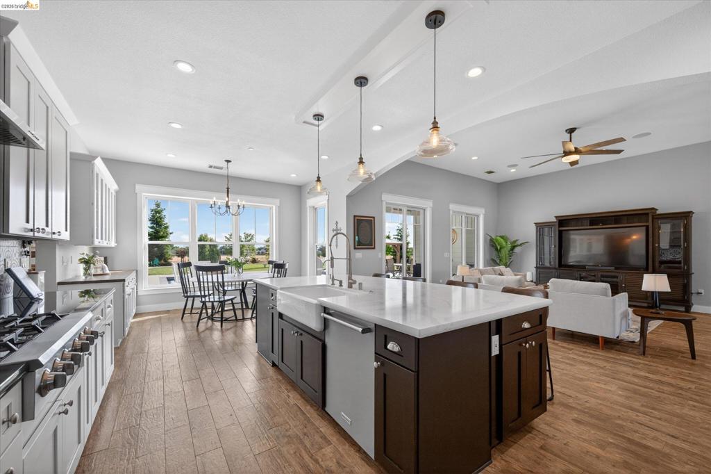 2151 Bartels Dr, Brentwood (CC), CA 94548