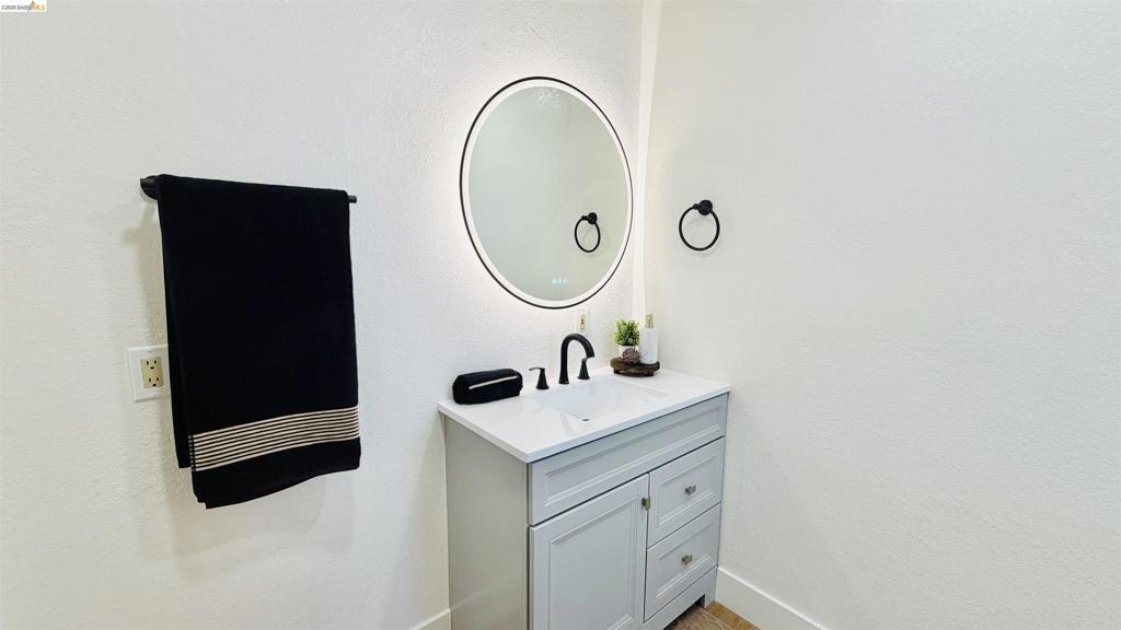 352 Terri Dr, Atwater, CA 95301
