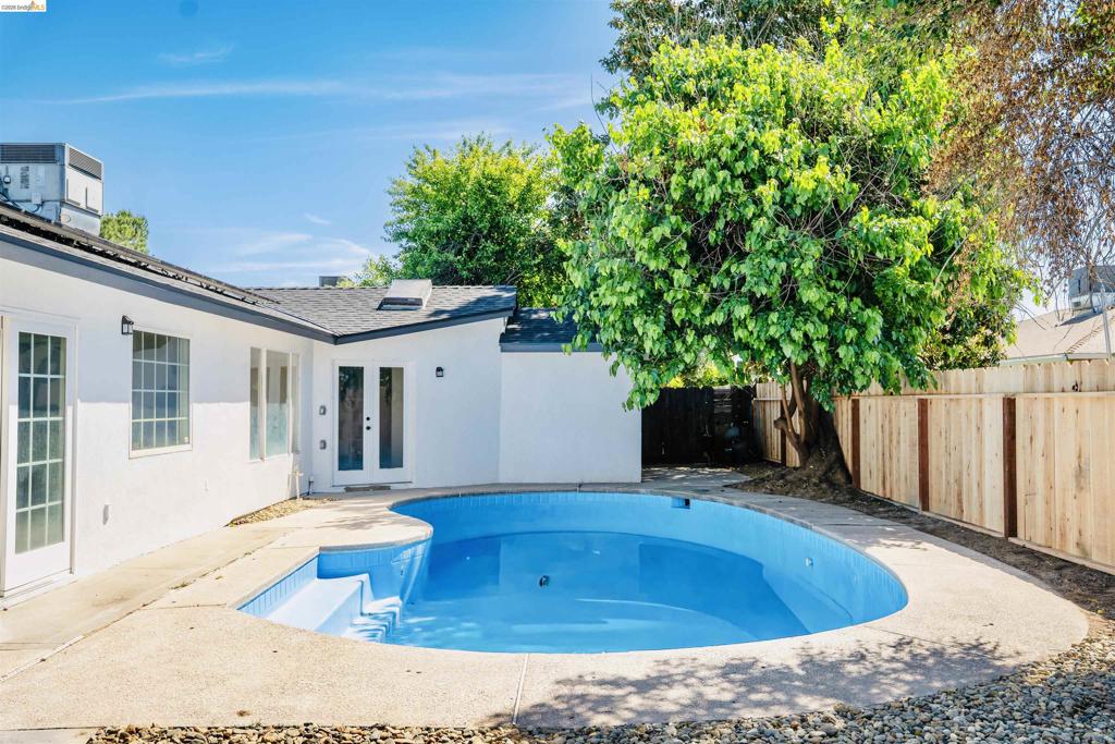352 Terri Dr, Atwater, CA 95301