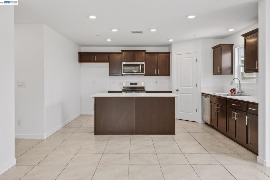 2280 craig ct, Los Banos, CA 93635