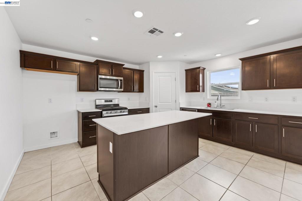 2280 craig ct, Los Banos, CA 93635