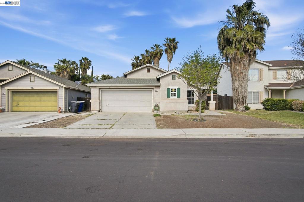 444 Red Robin, Patterson, CA 95363