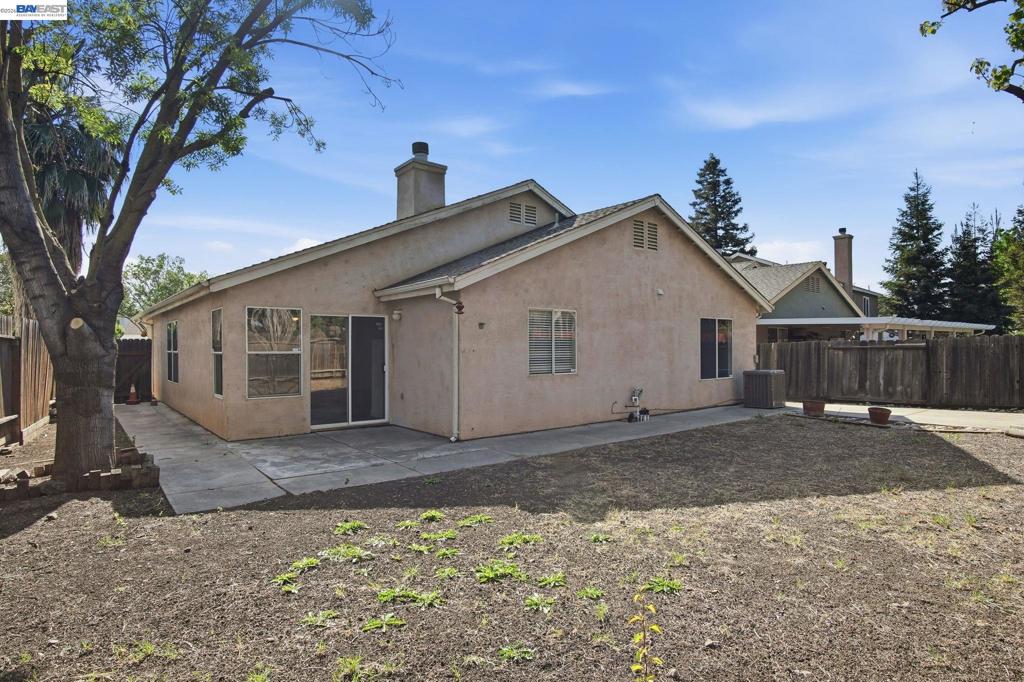 444 Red Robin, Patterson, CA 95363