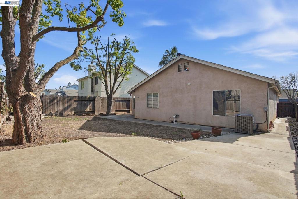 444 Red Robin, Patterson, CA 95363