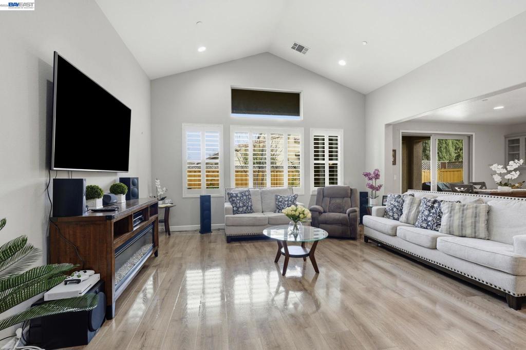 1176 Duomo Way, Manteca, CA 95337