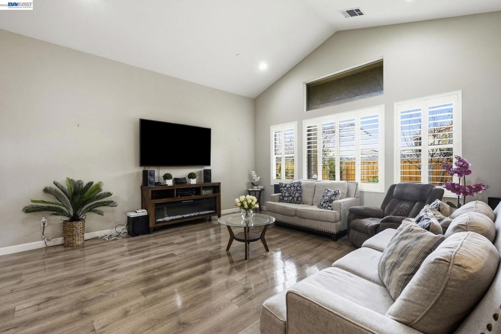 1176 Duomo Way, Manteca, CA 95337