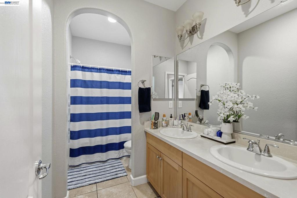 1176 Duomo Way, Manteca, CA 95337