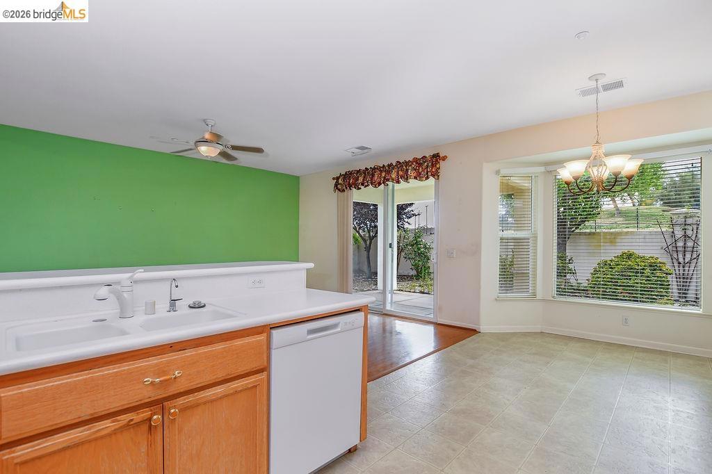 987 Centennial Dr, Brentwood (CC), CA 94513