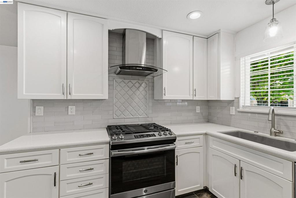 1864 Cherrywood Pl, Manteca, CA 95336