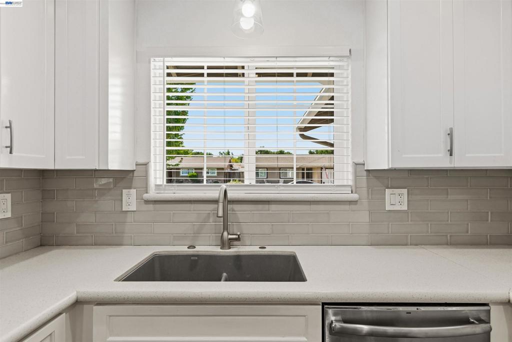 1864 Cherrywood Pl, Manteca, CA 95336