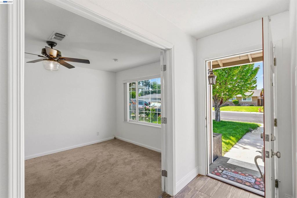 1864 Cherrywood Pl, Manteca, CA 95336