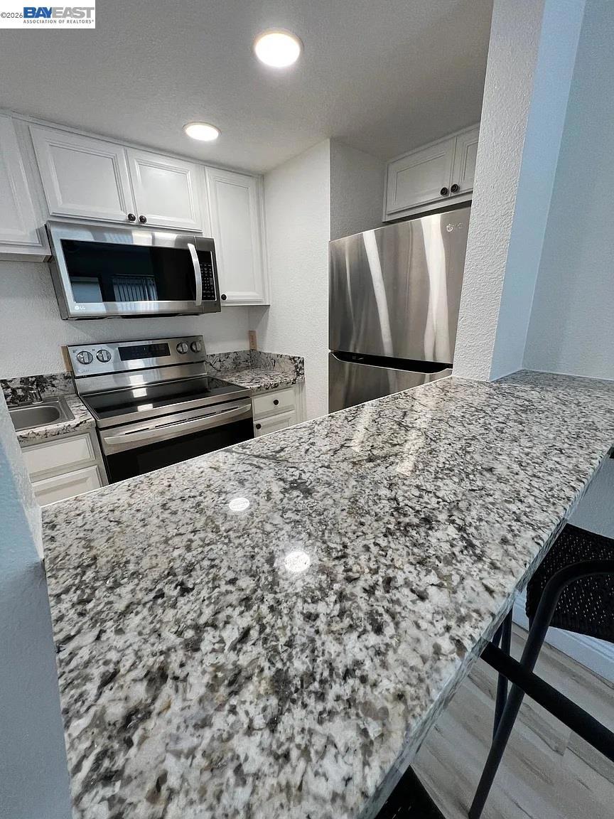 3701 Colonial Dr #36, Modesto, CA 95356