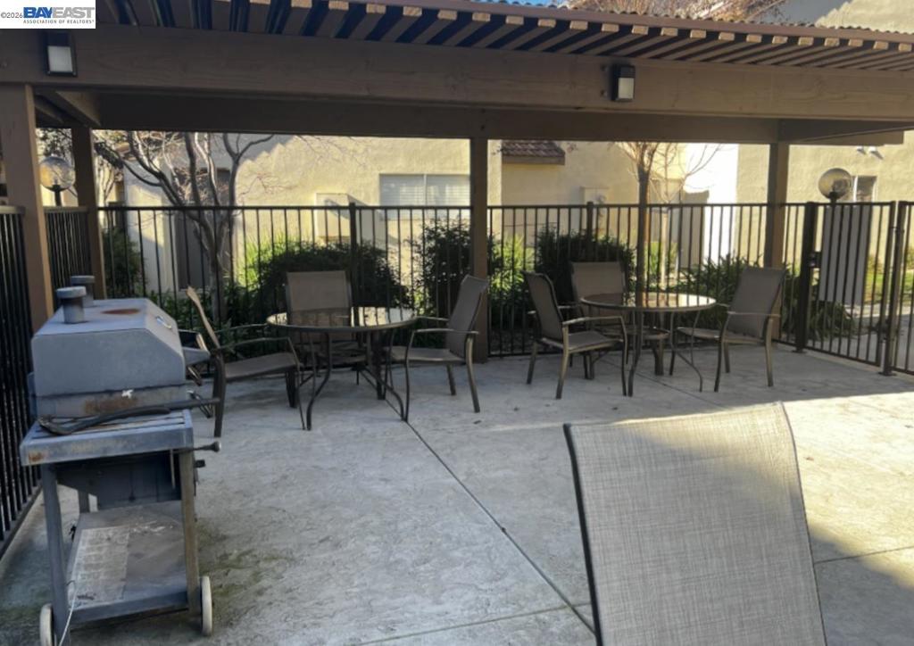 3701 Colonial Dr #36, Modesto, CA 95356