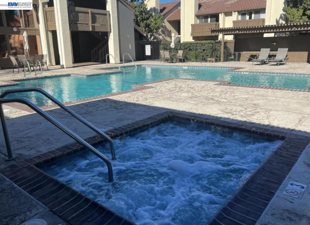 3701 Colonial Dr #36, Modesto, CA 95356