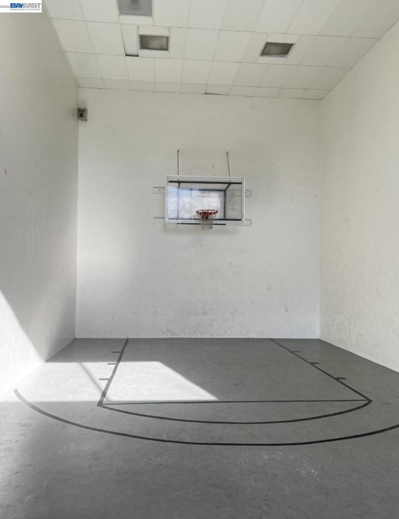 3701 Colonial Dr #36, Modesto, CA 95356