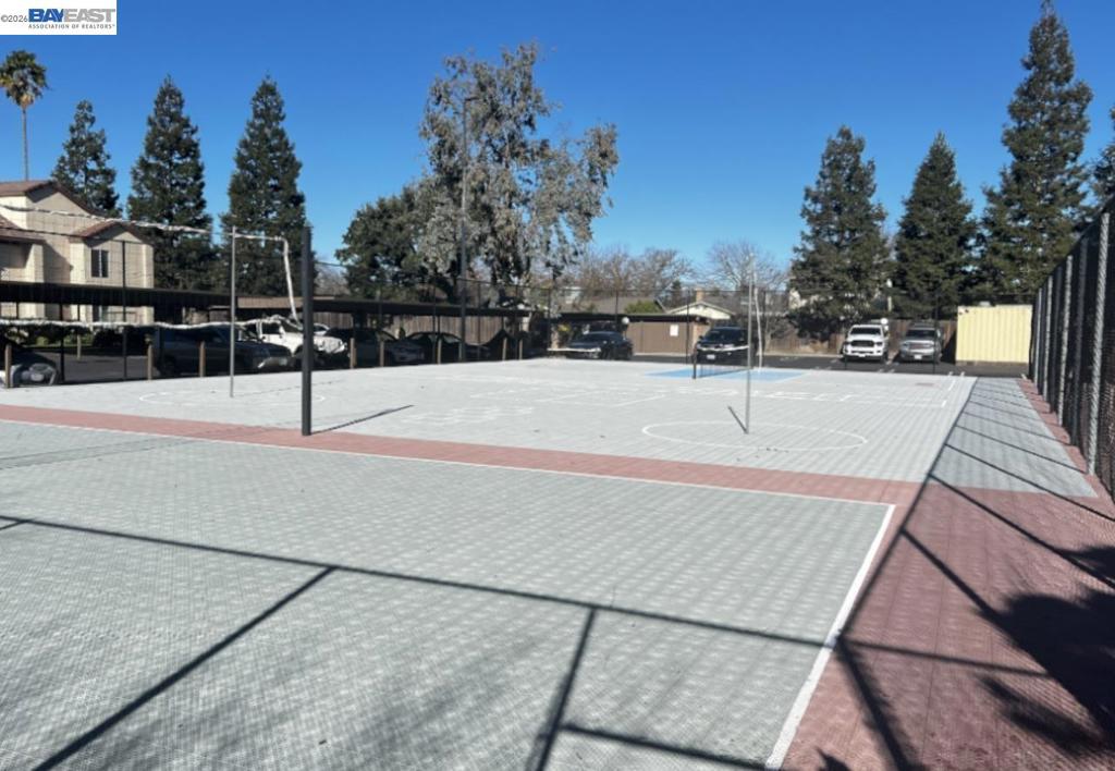 3701 Colonial Dr #36, Modesto, CA 95356