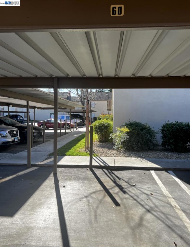 3701 Colonial Dr #36, Modesto, CA 95356