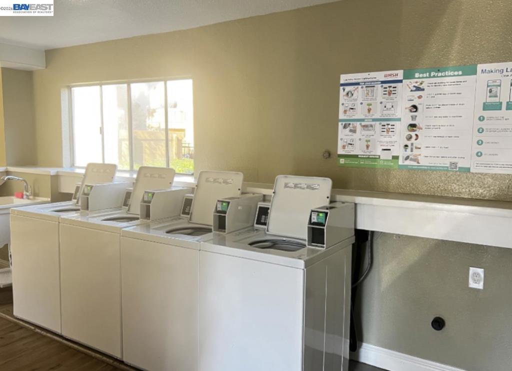 3701 Colonial Dr #36, Modesto, CA 95356