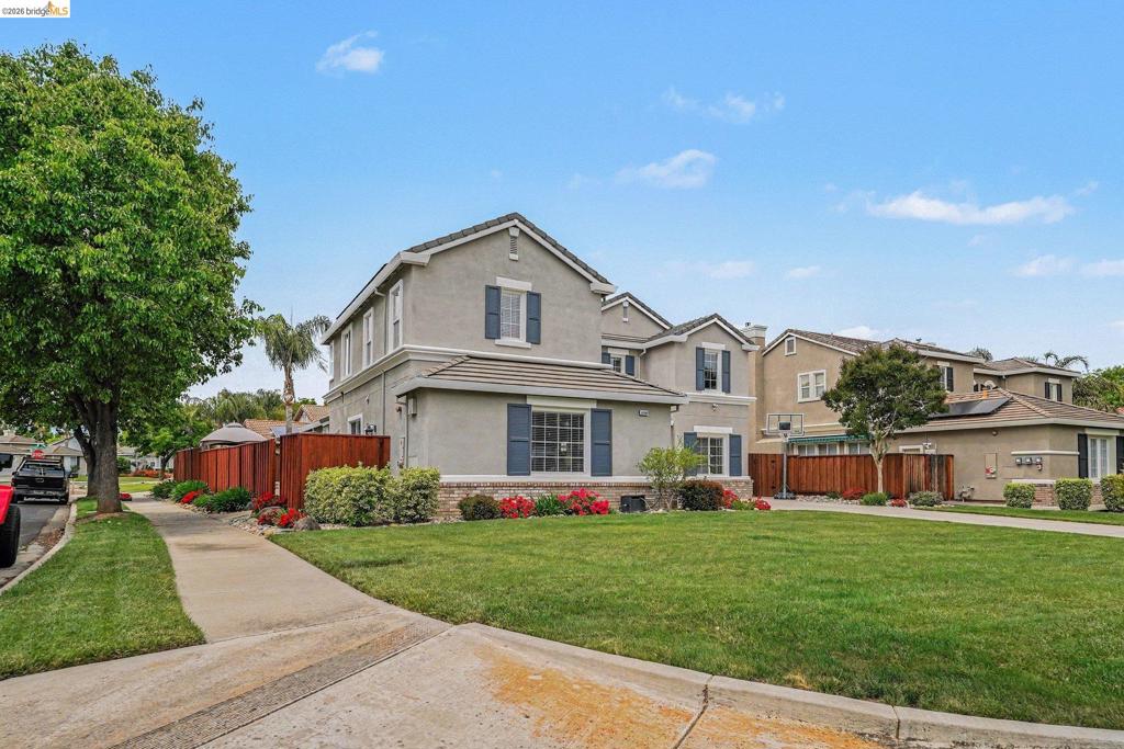 1400 Buckingham Dr, Brentwood (CC), CA 94513