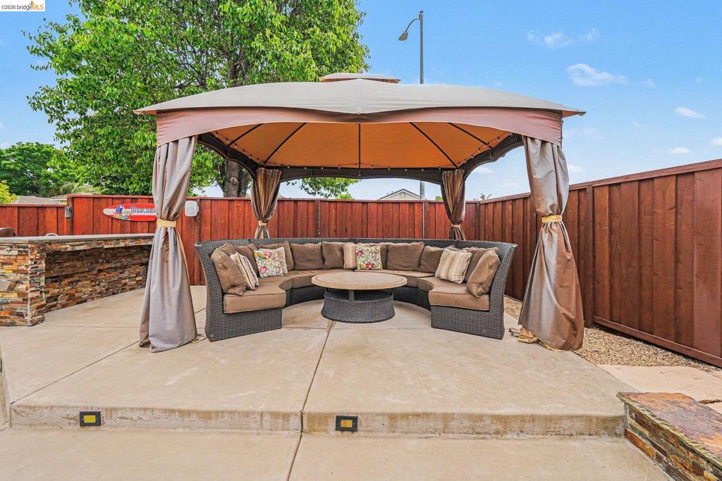 1400 Buckingham Dr, Brentwood (CC), CA 94513