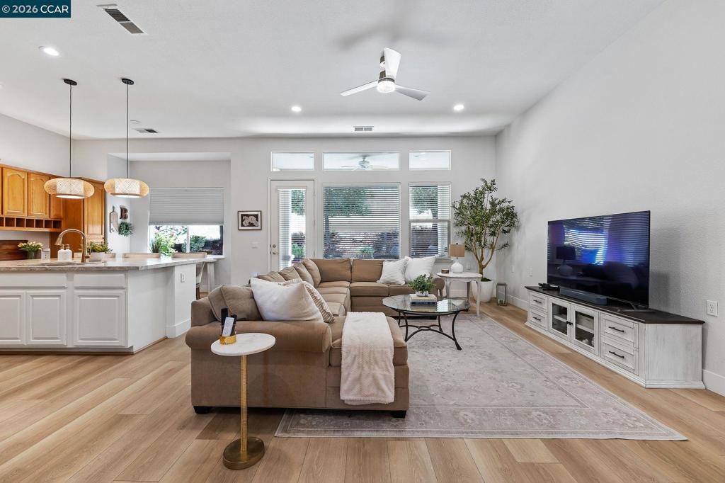 346 Gladstone Dr, Brentwood (CC), CA 94513