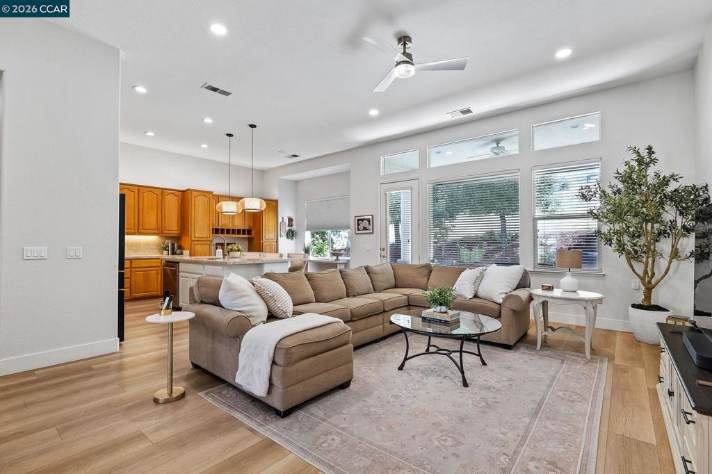 346 Gladstone Dr, Brentwood (CC), CA 94513