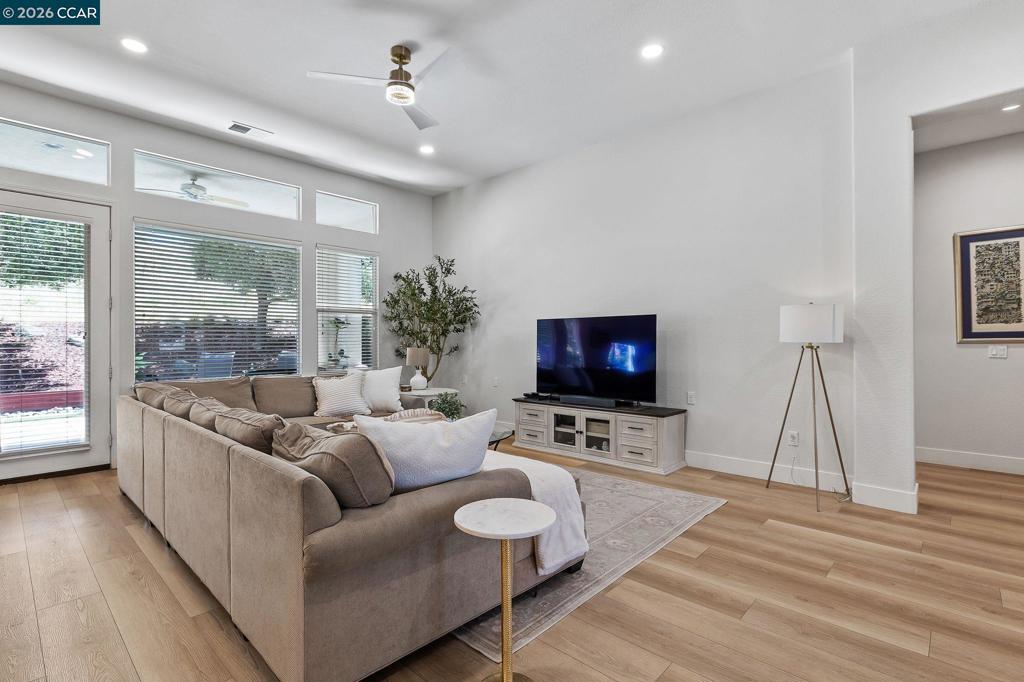 346 Gladstone Dr, Brentwood (CC), CA 94513