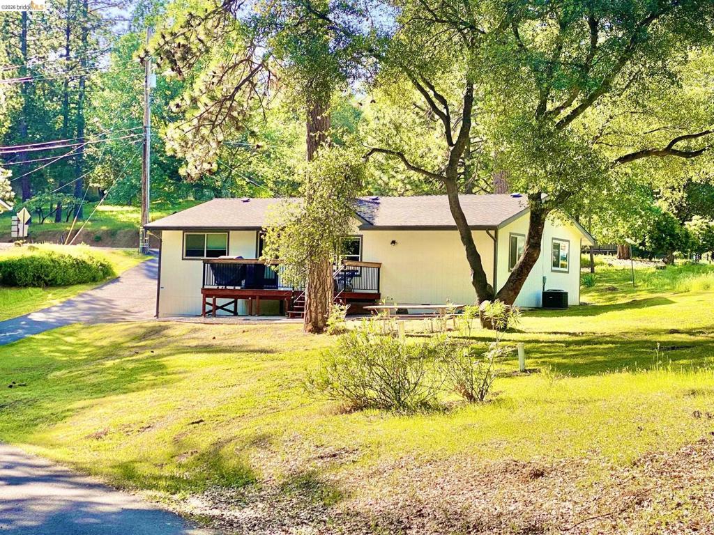 13209 Mueller Drive, Groveland, CA 95321
